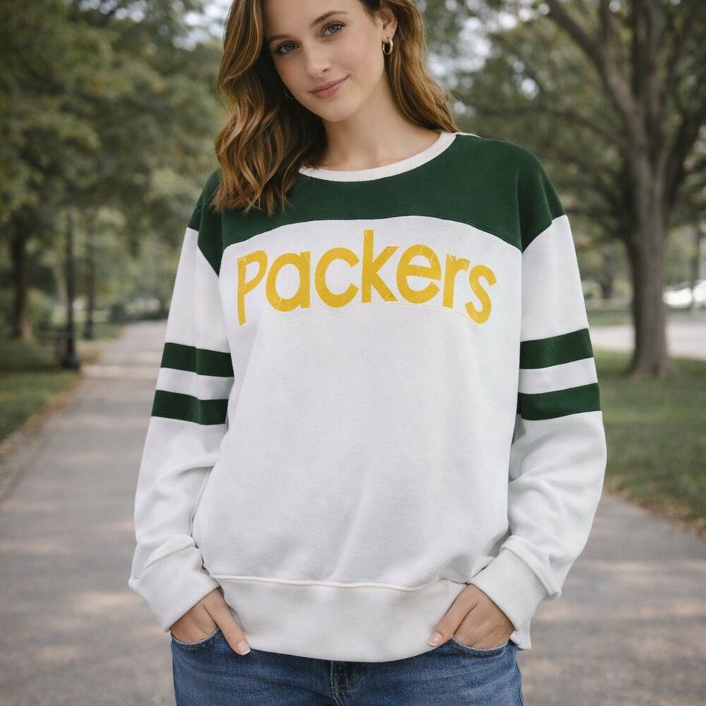 Junk Food Women's SZ M Green Bay Packets Crew Neck Sweatshirt White Gold Green